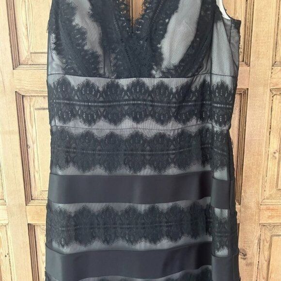 JS Collections Petite 10 Petite Black Lace Maxi Formal Dress - Flawed - Picture 4 of 16